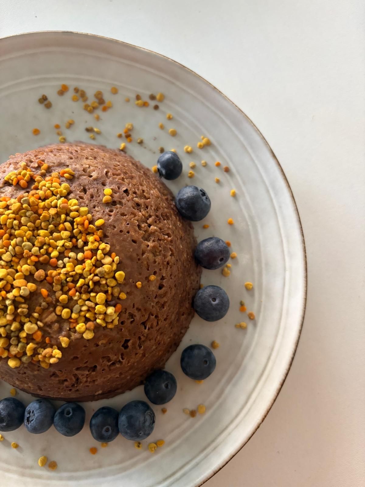Bowlcake aux myrtilles et au pollen, une idée de petit-déjeuner avant l'effort